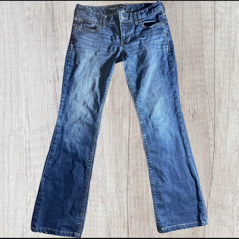 Express Jeans Barely Boot, Low Rise size 4s